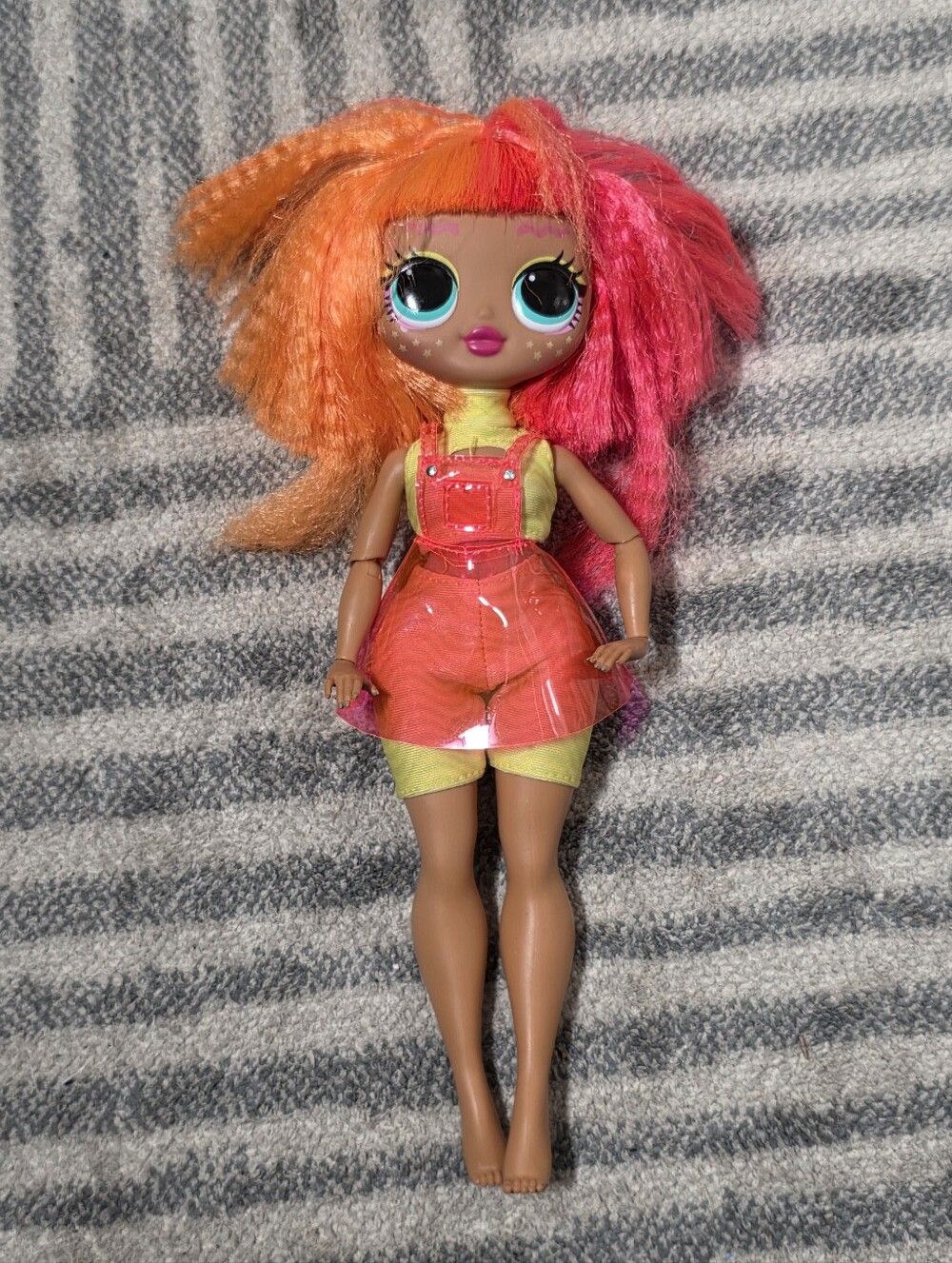 LOL Surprise OMG Neonlicious Fashion Doll MGA 2019 Neon Pink Orange Hair